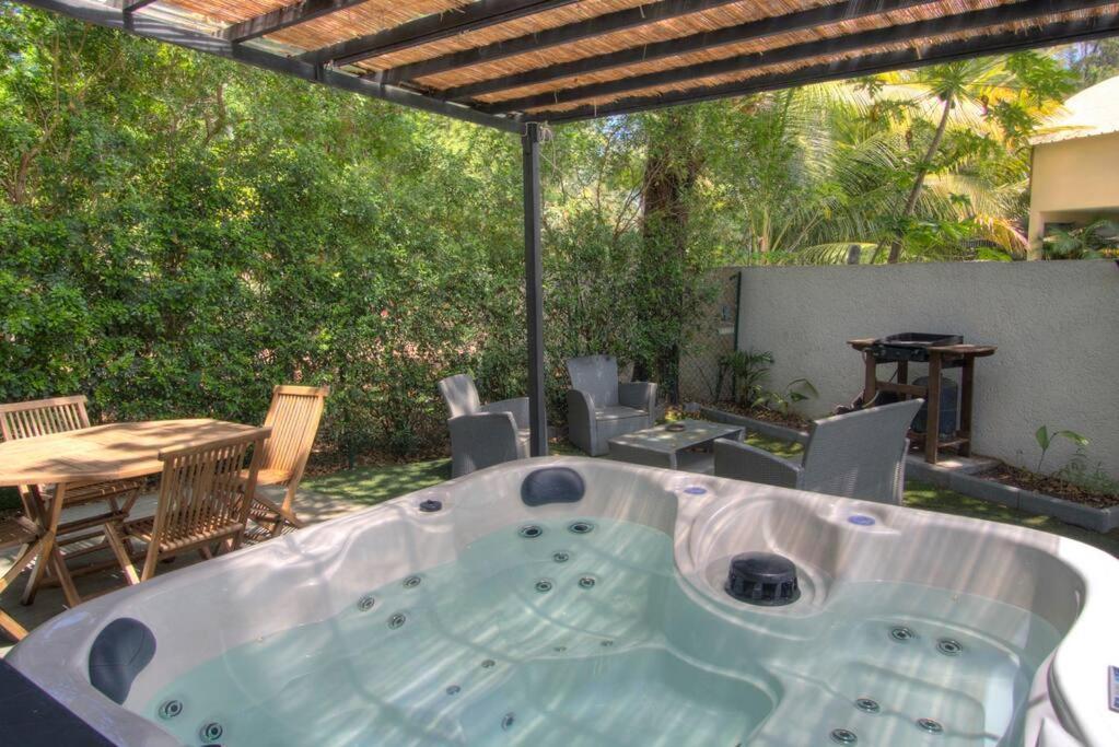 Le Grand Bleu - Jacuzzi - Apt La Saline Les Bains Exterior photo